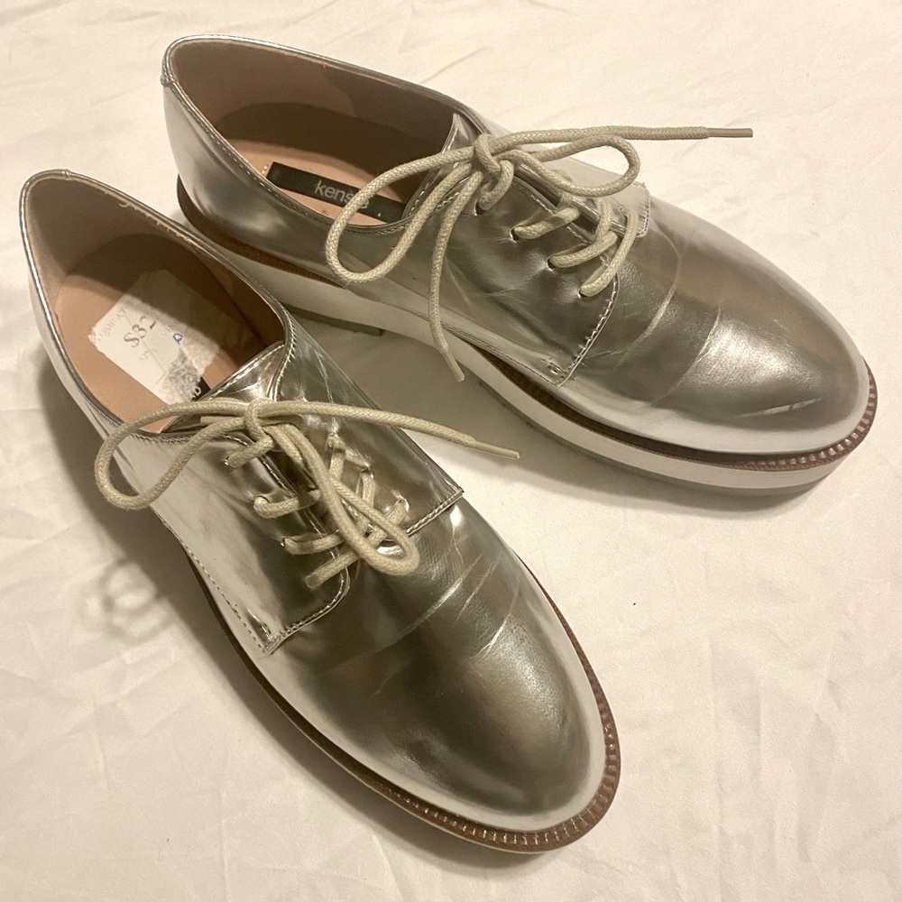 Kensie- metallic silver platform fashion oxfords